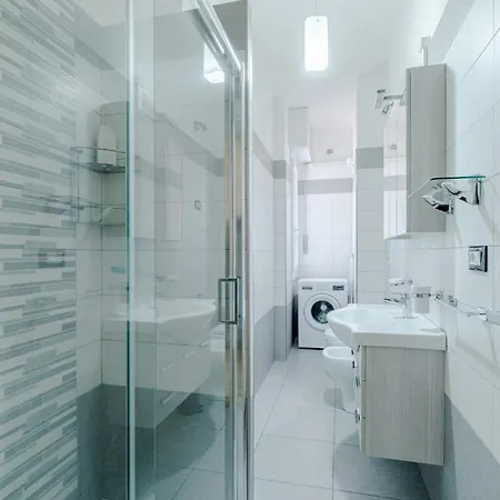 Guesthost - Cozy Flat Near Bengasi Metro Station تورينو