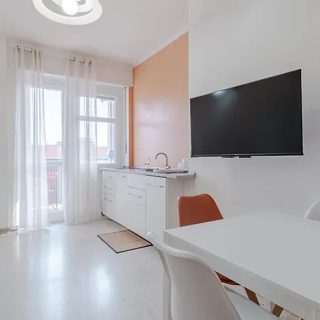 Apartman Guesthost - Cozy Flat Near Bengasi Metro Station *