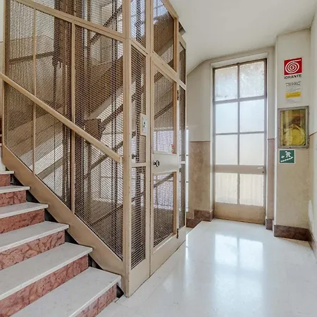 Guesthost - Cozy Flat Near Bengasi Metro Station