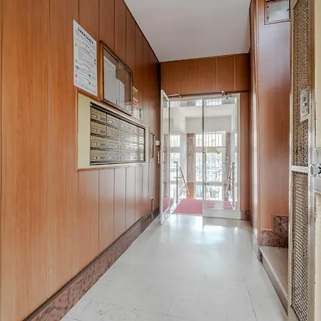 Guesthost - Cozy Flat Near Bengasi Metro Station شقة *